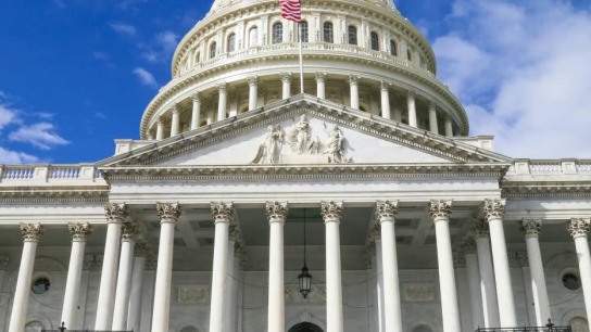 拜登政府拟放宽汽车尾气排放规定，或使电动车转型放缓