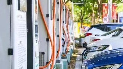 车企降价背负“骂名”，新能源价格战何以为继？