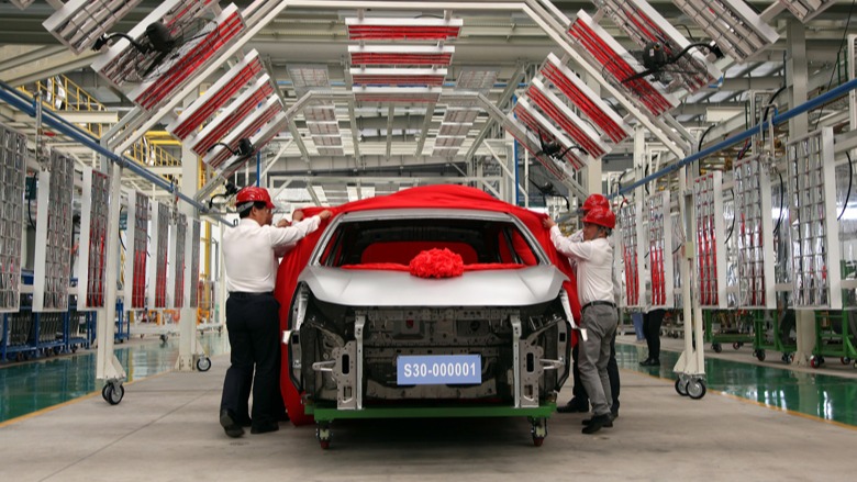 步入量产阶段 哪吒汽车U白车身正式下线