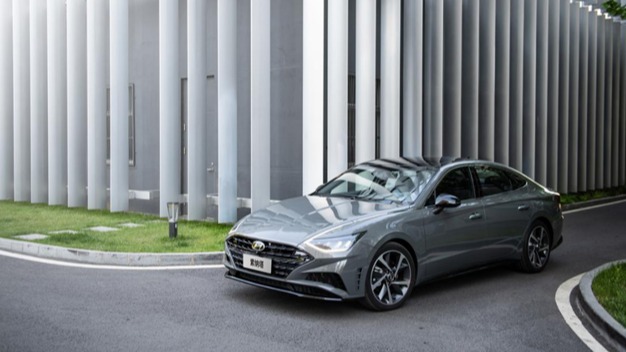 一个“居中”的选择，第十代索纳塔为何比雅阁、凯美瑞更适合？