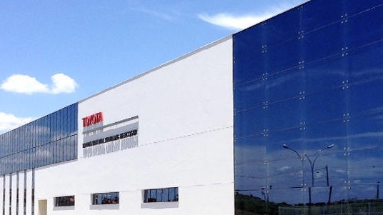 因旗下供应商的柴油发动机认证涉嫌违规，丰田暂停部分车型的出货