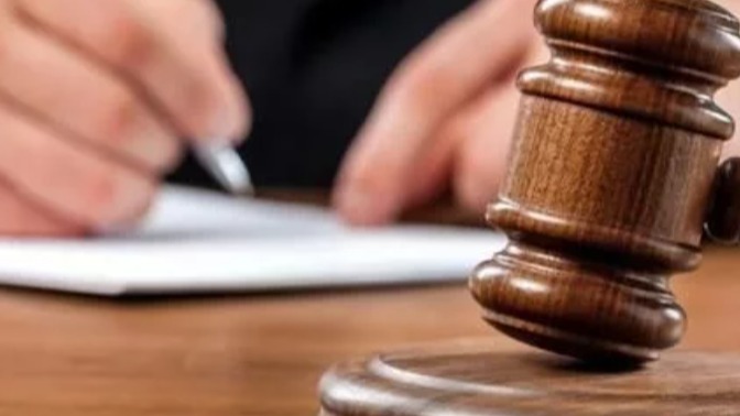 洗车撞到墙，保险赔不赔?法院这样判