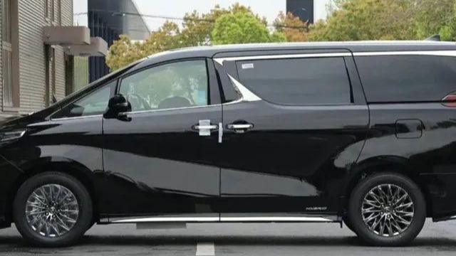 200万的雷克萨斯LM，安全气囊都爆了，为什么没有自动解锁？