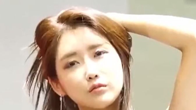 高冷极品车模，小姐姐颜值95分