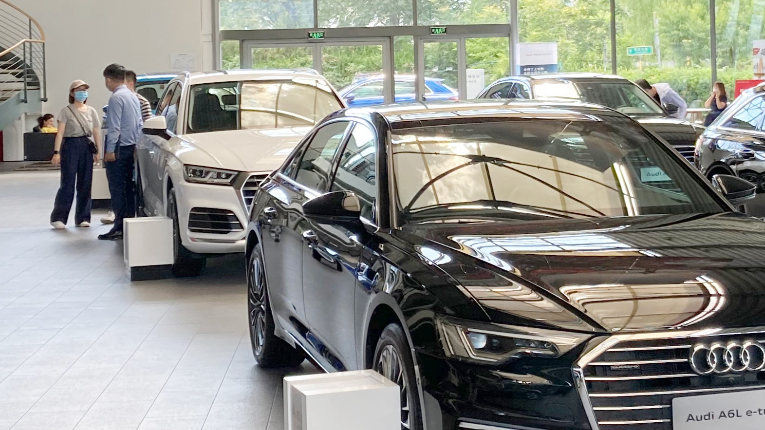 中国汽车流通协会：5月车市短暂回暖 6月车市预计大幅负增长