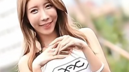 车展车模小姐姐，看了一遍又一遍