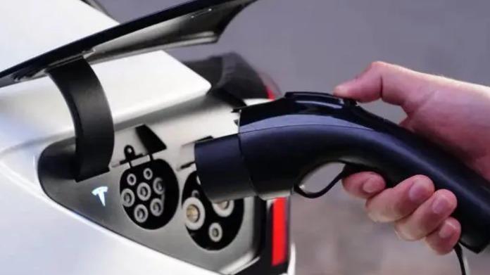 寒流突袭，气温爆降20℃的情况下，一定要对自己爱车做这6件事