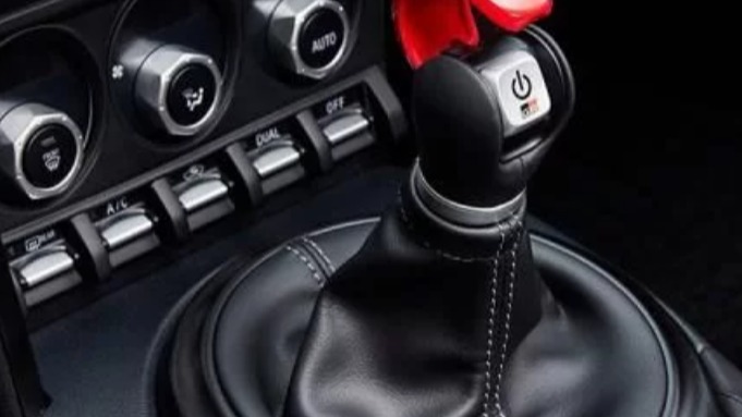 不会开车才买自动挡，还是没钱才买手动挡？答案是MT消亡