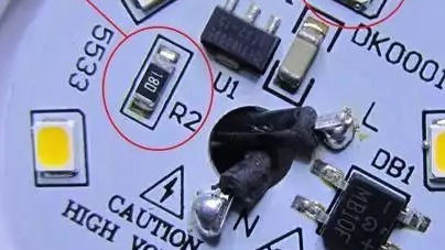 LED灯闪成这样是不是会吓哭？频闪问题其实是个伪科学