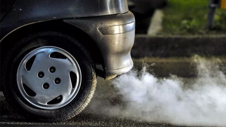 “最费油”的4大陋习，第2个是新手通病，第4个会损坏刹车片！