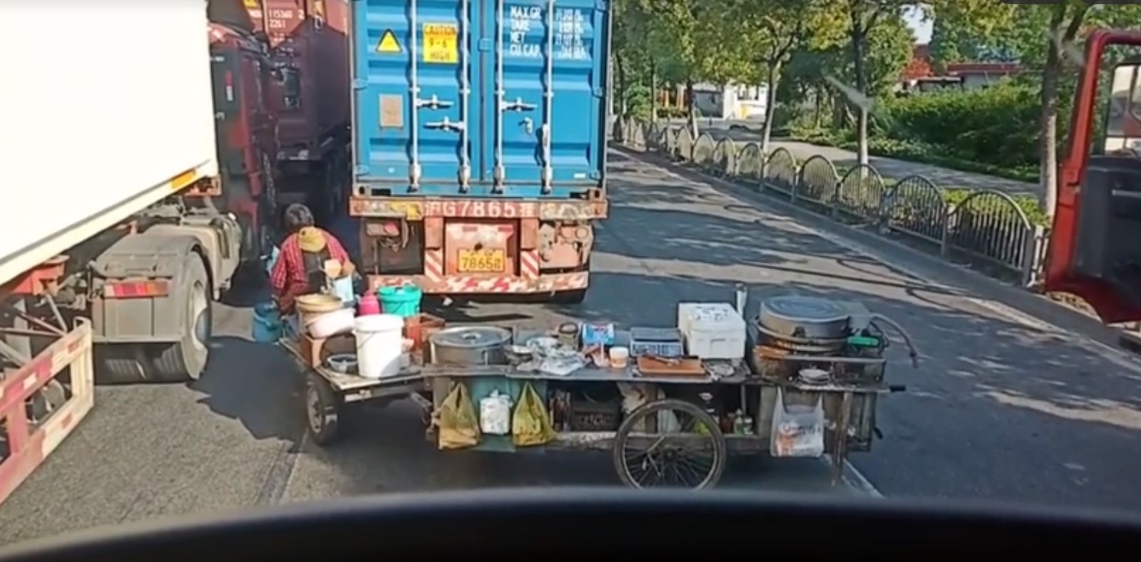 中国大妈真非等闲之辈 “拖车加挂车”驾照等级A1起