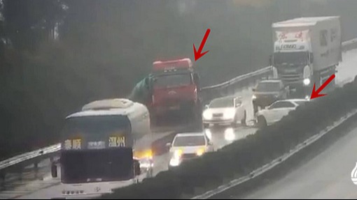 吓人！女子“科目一没考过”就上高速 刚开出7公里跟货车相撞