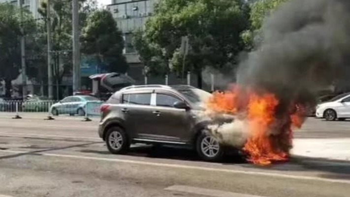 汽车行驶途中，如果油表灯亮了，还能够跑多远?