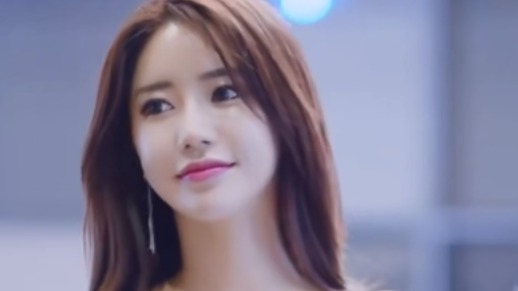 美女车模林率雅