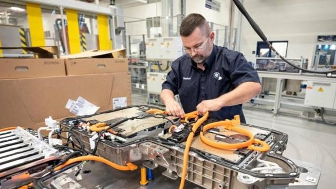 调查显示 纯电动车电池每年衰减2.3%