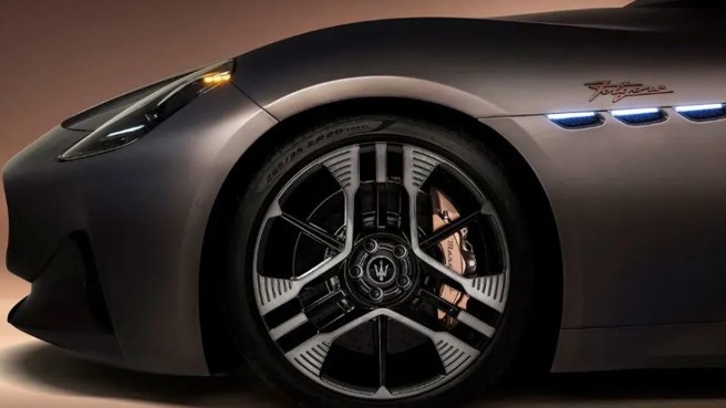 在电动化路上狂飙的玛莎拉蒂