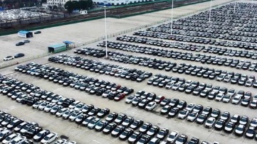 中国汽车艰辛出口路：多国升关税，奇瑞在俄罗斯遭重创，用木材抵车款