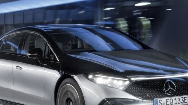 奔驰全球召回近8,000辆EQE与EQS