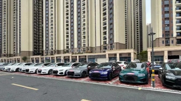 从竞技玩到姿态的奥迪A4L，还有女朋友送气动你受得了吗？