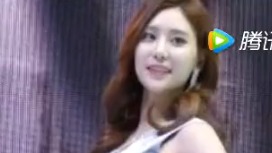 韩国的性感车模小姐姐