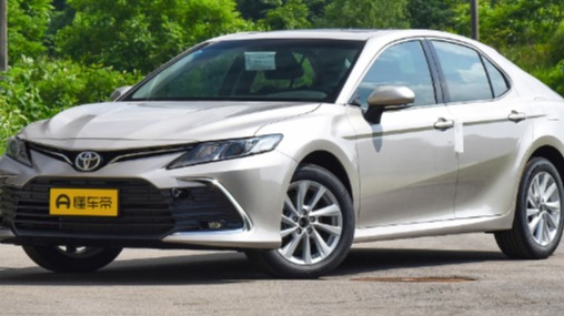 预算15万，选合资还是国产？横评深蓝SL03和丰田凯美瑞