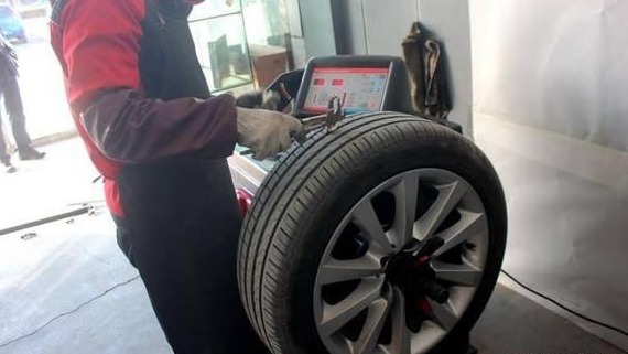 别被忽悠了，轮胎动平衡和四轮定位一定要区分清楚
