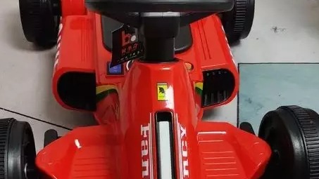 从小学开车，做技术高超的女司机