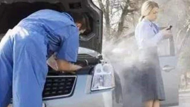 开着开着车竟冒烟了，原来这件事情没做好！