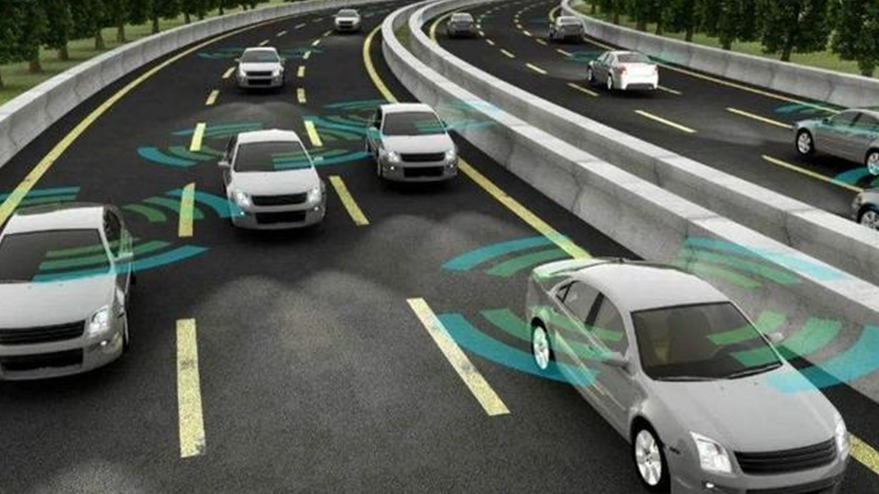 边开车边打王者？网友锐评：死一死就长记性了