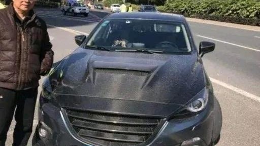 68岁大爷开跑车买菜，被质疑炫富，大爷：全家最便宜的车