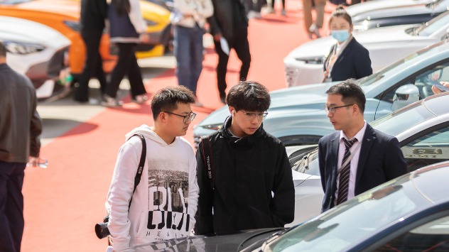 汽车促消费政策密集出炉，不再忽视燃油车，行业看好“金九银十”