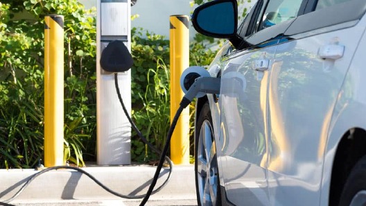 碳酸锂价格下跌 车企成本压力有望缓解