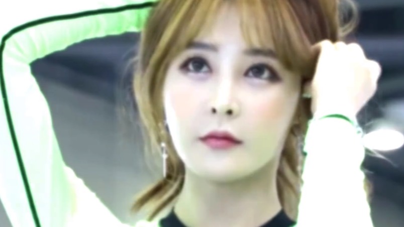 美女车模女神般的气质，无可抵抗