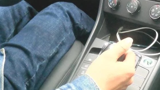 自动挡停车的正确步骤，是先挂挡还是先拉手刹？一次给你说明白