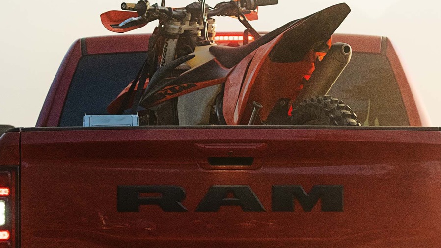 Stellantis因尾门缺陷召回140万辆皮卡