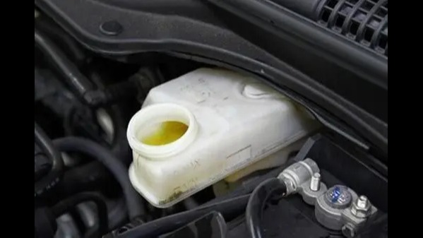 刹车油怎么换？2年或4万公里换一次？