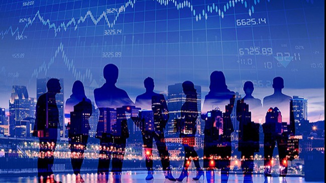 马斯克蝉联福布斯榜车界首富 李书福身家缩水被许家印“夺位”