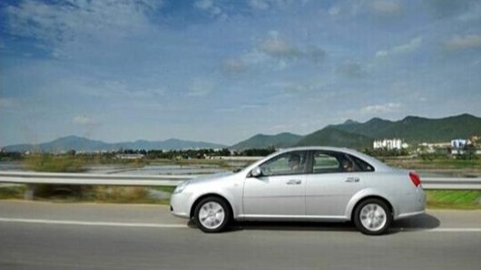 手刹拉得越紧，车就停的越稳对吗？