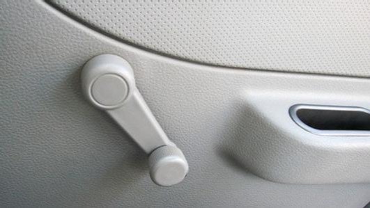 开上车了的00后司机，这些配置肯定都没见过~！