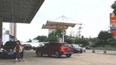 车子加油口为什么有的在左边，有的在右边，喵哥告诉你原因