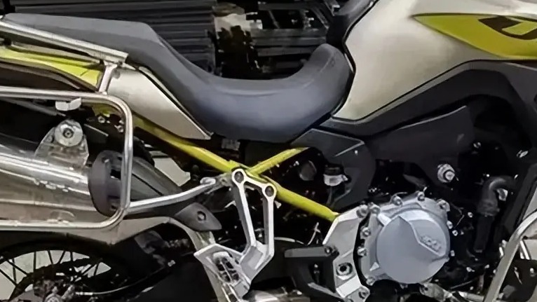 拳打凯越脚踢本田？这台国产ADV可能和大家想象中不一样