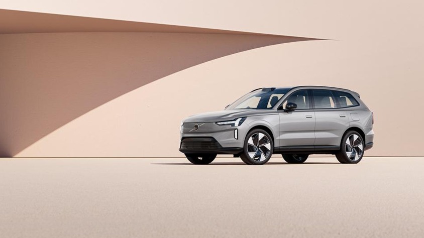 沃尔沃被软件抽了一耳光 EX90推迟量产，“油改电”局面继续