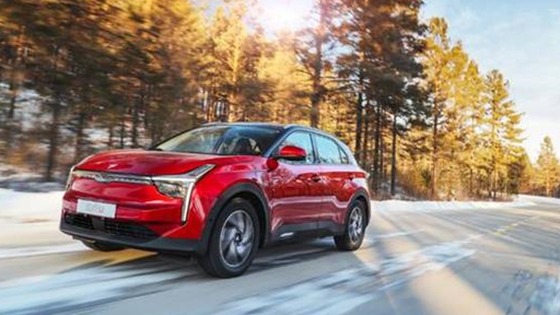 透明A柱/500km续航 哪吒U上市补贴后13.98万起售