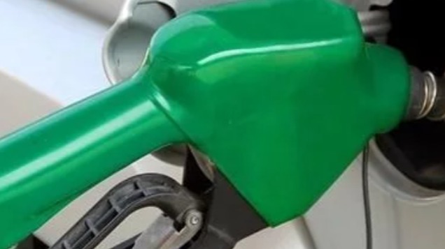 大众捷达被误加92号汽油 车主：我车不能加92 必须油箱抽空