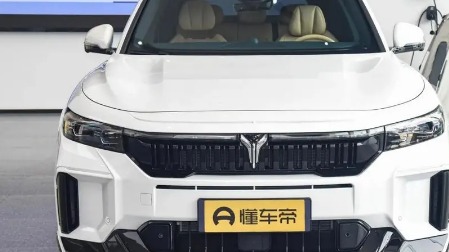 横评三台热门增程SUV！新岚图FREE/理想L7/问界M5，