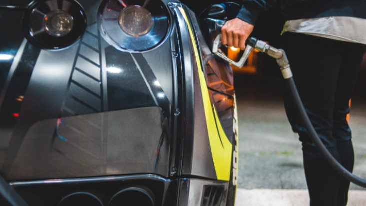 油价又要降！国庆节后加油更便宜：利好燃油车？