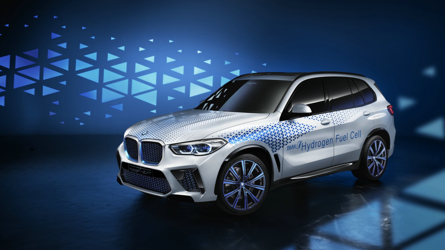 将于2022年小规模量产 宝马首次公布氢燃料电池技术细节