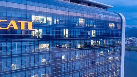 宁德时代“卷”上天，牵手商飞成立航空公司