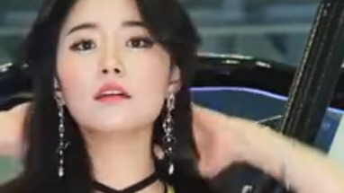 美女车模 闪亮迷人