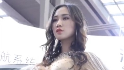 养眼时间 主播带你逛车展看豪车和美女车模